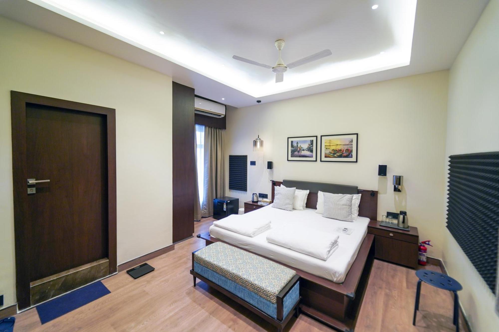 Central Bed & Breakfast Kalkutta Exterior foto